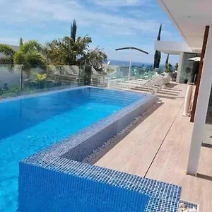 https://villa-rebeka.tenerifehoteles.net